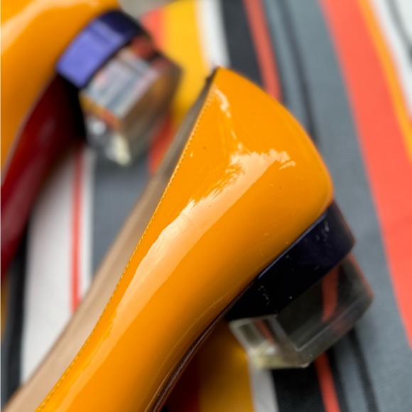 Louboutin yellow loafers, rare, unique model. Limited collection. Light wear. - Picture 2 of 8